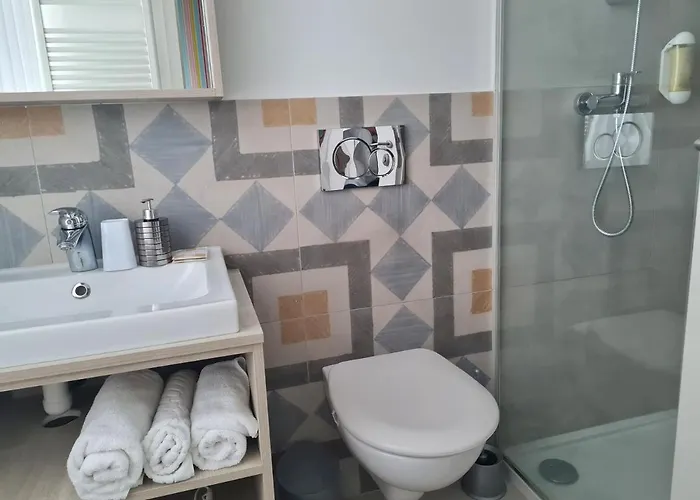 Azur Bed & Breakfast 3*