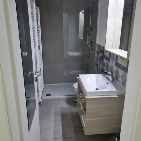 Nočitev z zajtrkom Azur Ljubljana