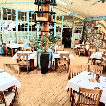 Azur Alojamento de Acomodação e Pequeno-almoço 3*