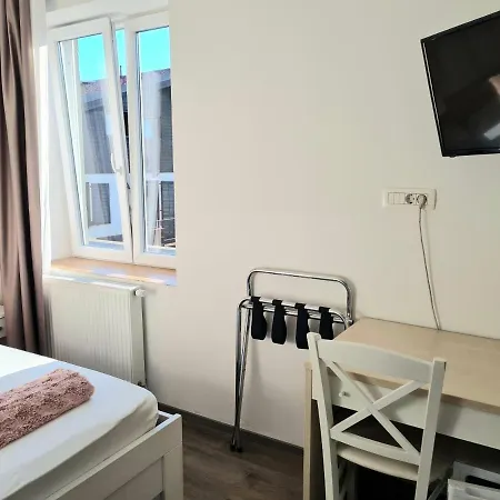 Azur * Ljubljana