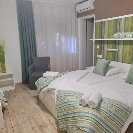 Alojamento de Acomodação e Pequeno-almoço Azur 3*