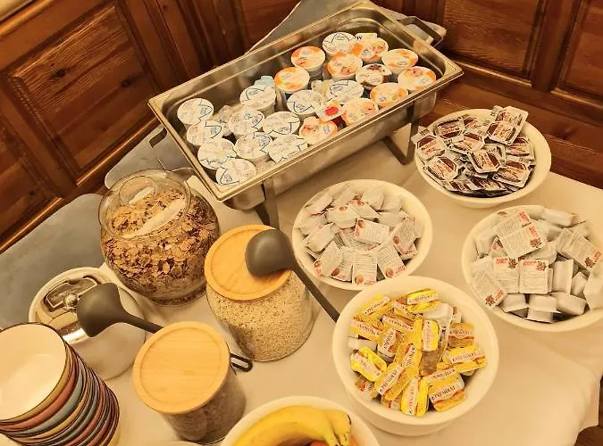 Azur Bed & Breakfast 3*