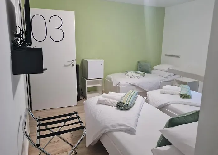 Azur Bed & Breakfast 3*