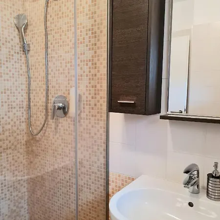 Oda ve Kahvaltı Azur