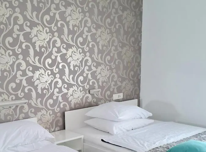 krevet i doručak Azur 3*